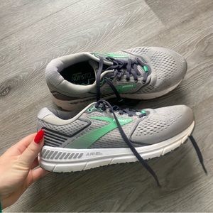 Brooks Ariel 20